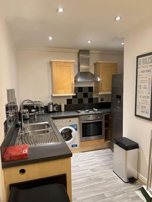 런던 Entire Flat In Ealing 아파트 외부 사진
